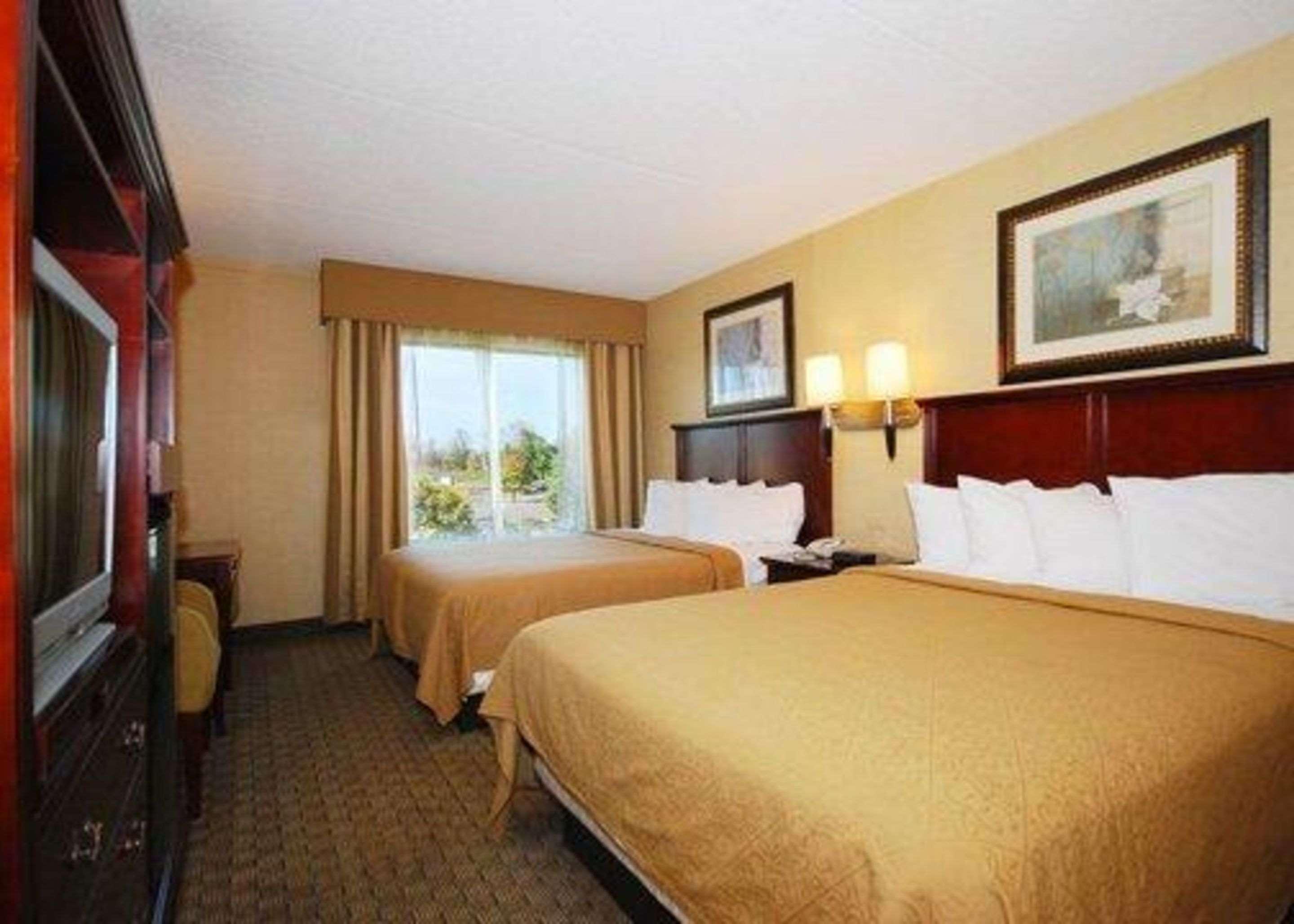 Quality Inn & Suites Bensalem Εξωτερικό φωτογραφία