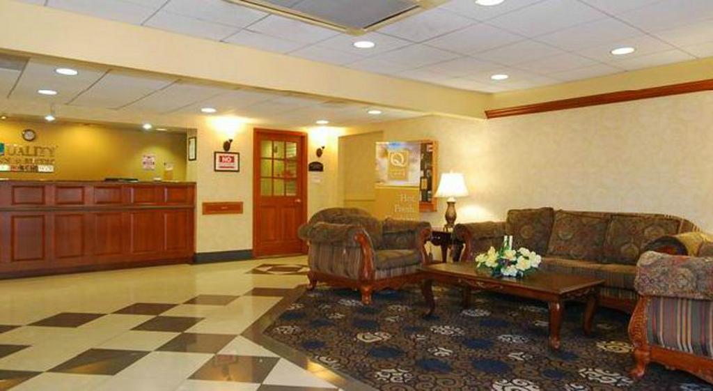 Quality Inn & Suites Bensalem Εξωτερικό φωτογραφία