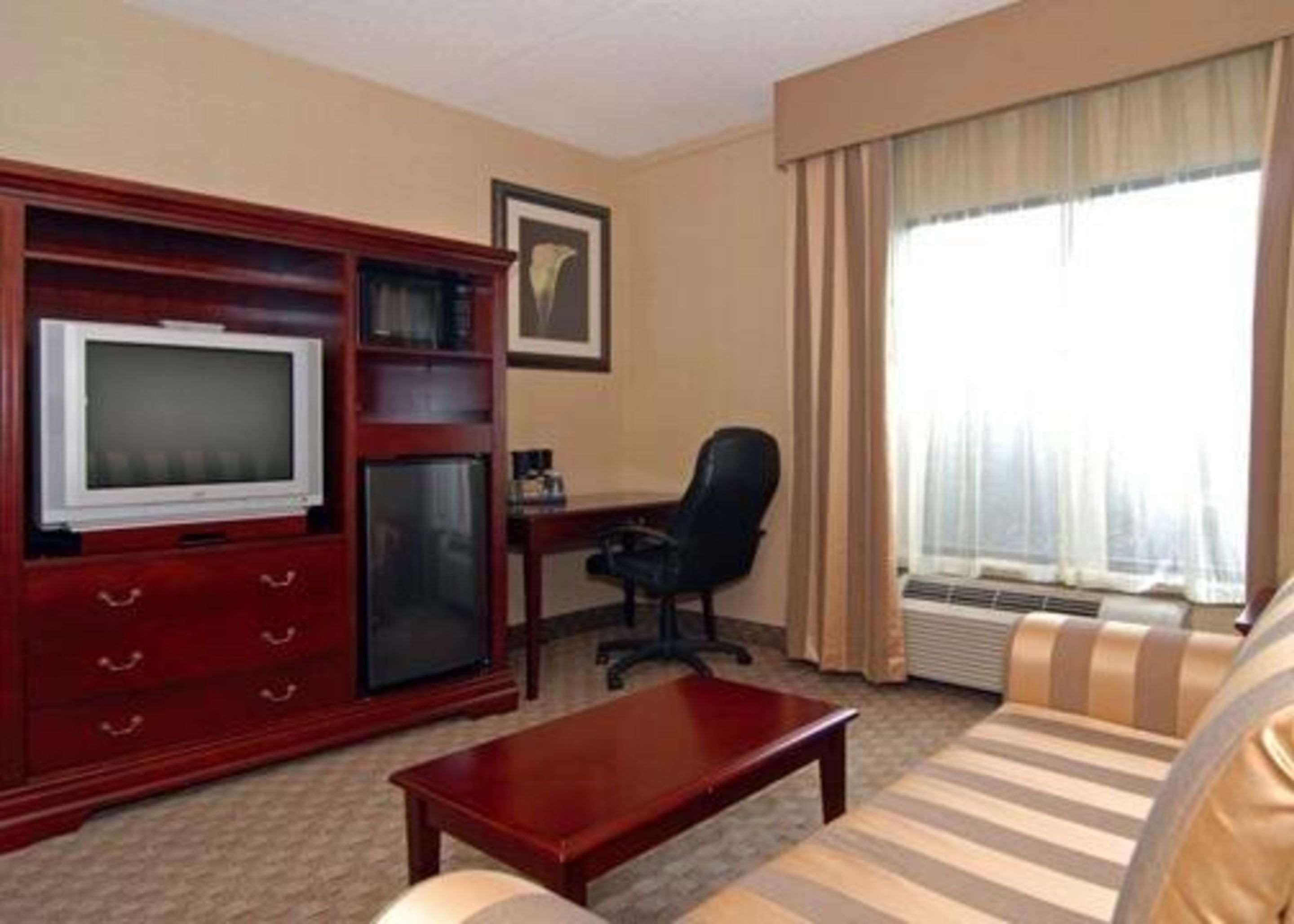 Quality Inn & Suites Bensalem Δωμάτιο φωτογραφία