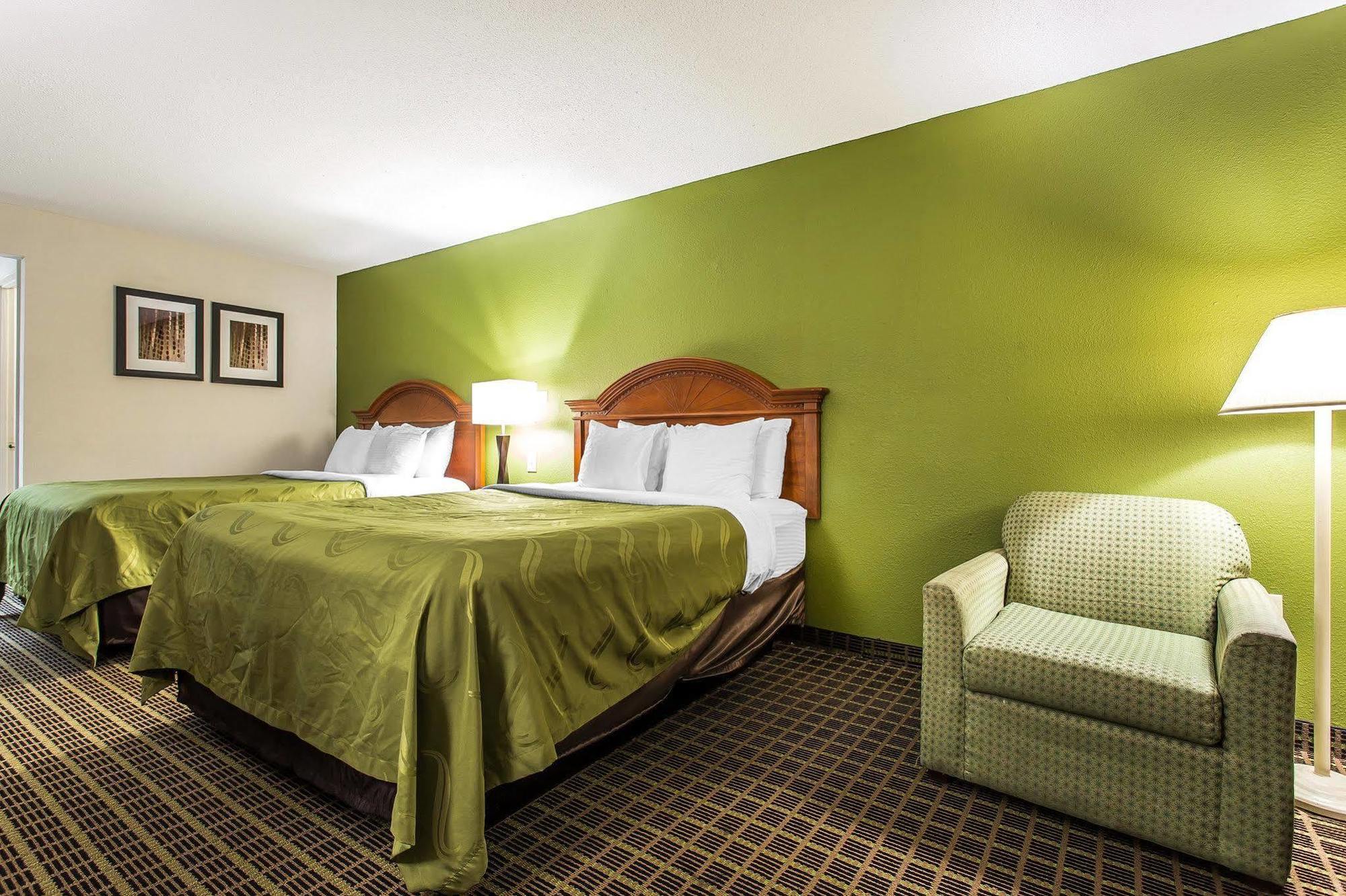Quality Inn & Suites Bensalem Εξωτερικό φωτογραφία