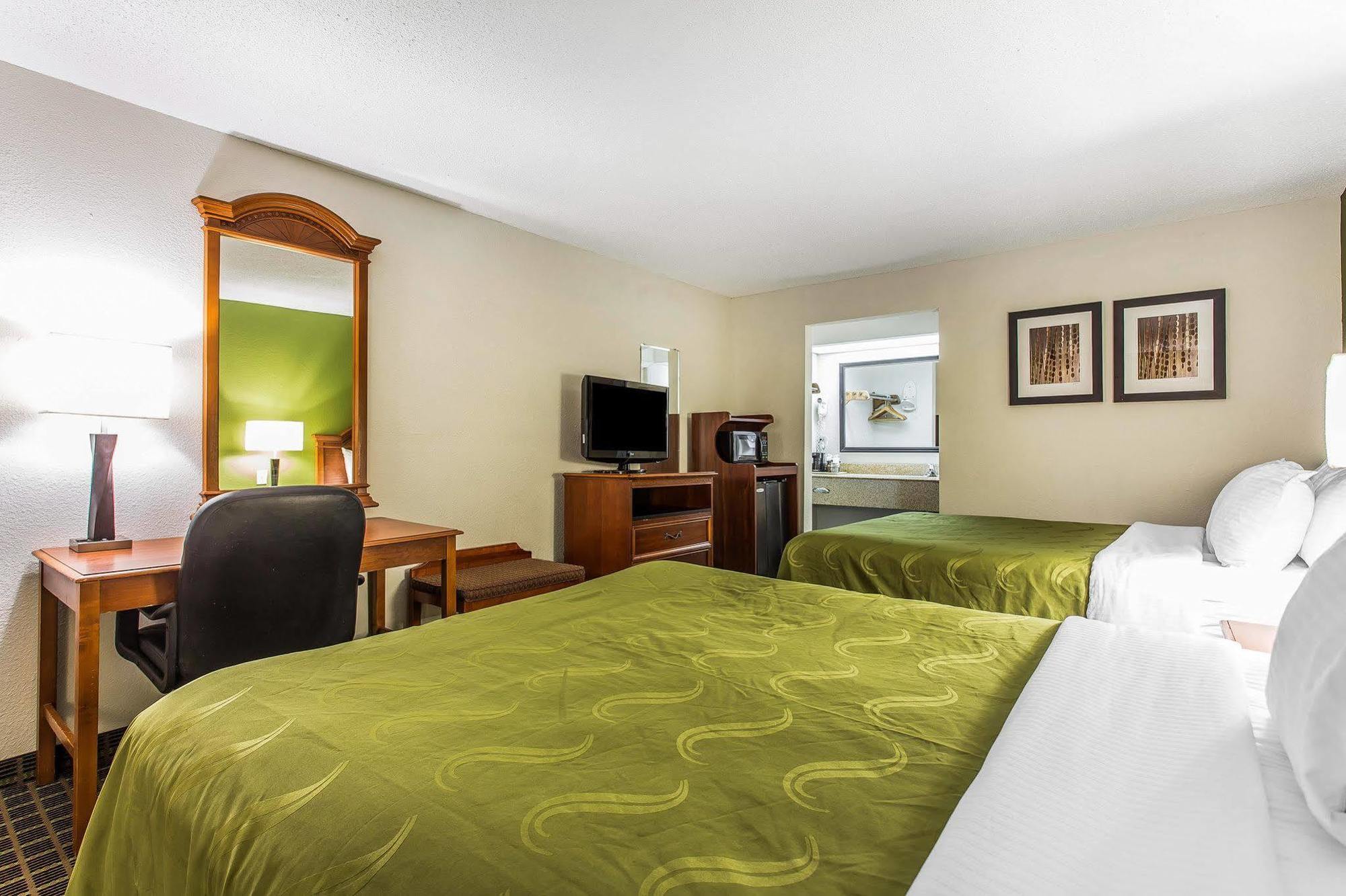 Quality Inn & Suites Bensalem Εξωτερικό φωτογραφία