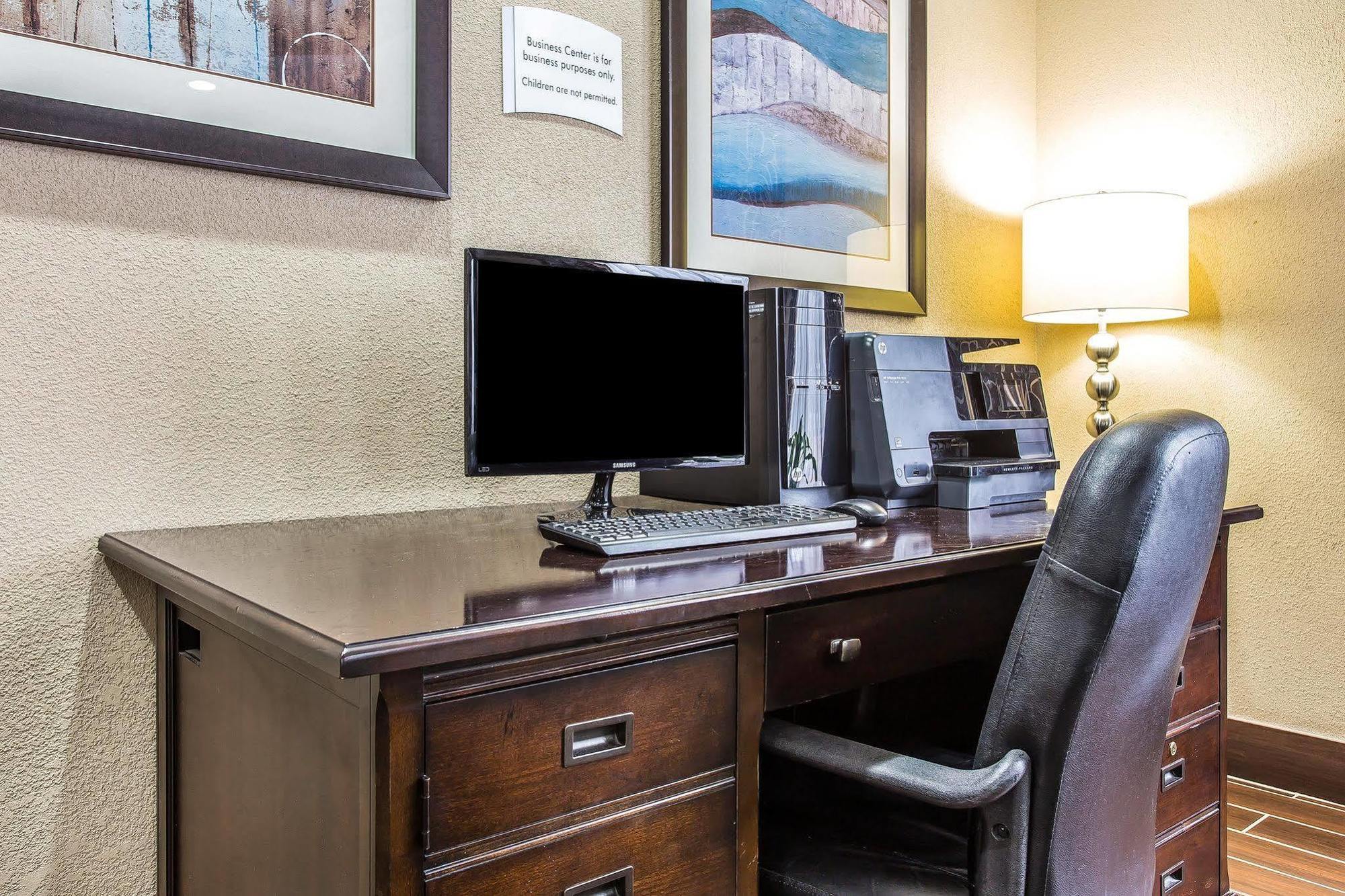 Quality Inn & Suites Bensalem Εξωτερικό φωτογραφία
